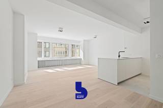 Prachtig afgewerkt appartement met twee slaapkamers, gelegen op de eerste verdieping (met lift) van een kleinschalige en gezellige residentie...