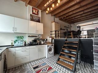 Deze charmante rijwoning is gunstig gelegen aan de Brusselsestraat 324 in Leuven, op een boogscheut van het stadscentrum. Dankzij de vlotte...
