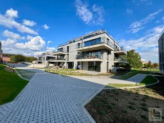 ENKEL VOOR INVESTEERDERS (*)Dit ruime appartement (99 m²) maakt deel uit van Residentie Broeke Park en bevindt zich op de eerste verdieping (lift...