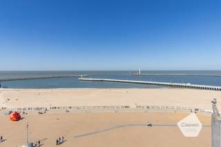  * Dit drie slaapkamer appartement is gelegen in de statige residentie Des Nations langs de Albert I-promenade te Oostende. * Het appartement biedt...