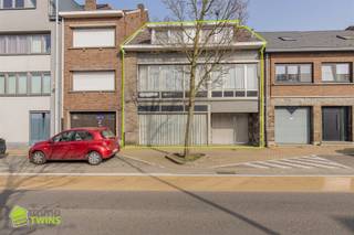 Ruime gezinswoning/gebouw gemengd gebruik te Sint-Gillis bij Dendermonde Deze woning is gelegen op enkele minuten van het centrum van Sint-Gillis en...