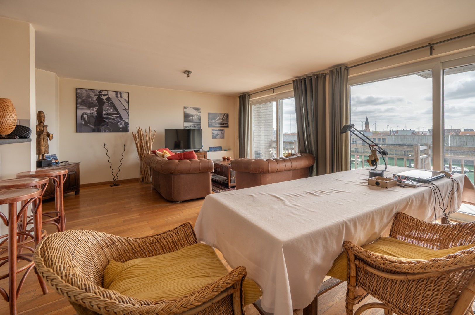 Zonnig appartement met 2 slaapkamers en terras met zicht op de jachthaven - foto 2