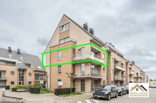 Dit recente appartement bevindt zich op de tweede verdieping van het gebouw, en bereik je zowel via de lift als de trap. Je wordt ontvangen in...