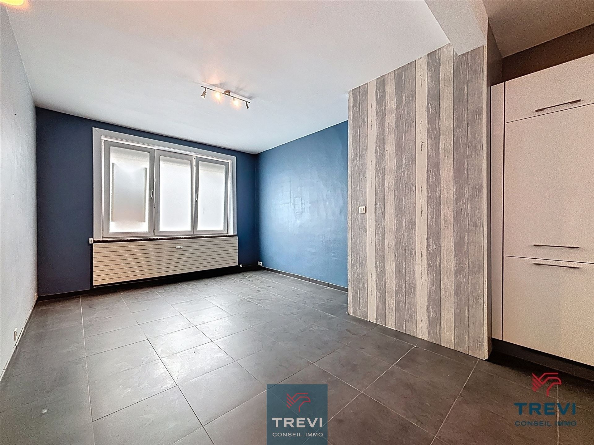 SOUS OPTION Jolie maison de commerce dans le centre ville - photo 2