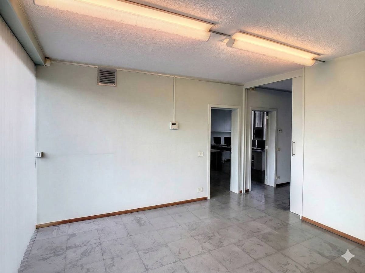 Kantoor met loft en ruime parking te koop in Roeselare - foto 5