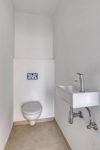 Maison rénovée énergétiquement à Deinze.Cette maison récemment rénovée avec pas moins de quatre chambres à coucher est située dans la Molenstraat à...