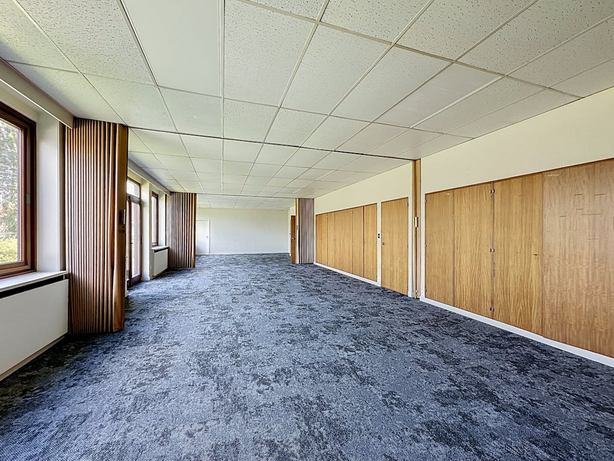 Offices for rent in Heule - photo 4