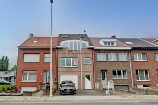 Appartement op een eerste verdieping met 2 slaapkamers en terras te huur in Boom.Indeling :- woonkamer- open uitgeruste keuken- berging...