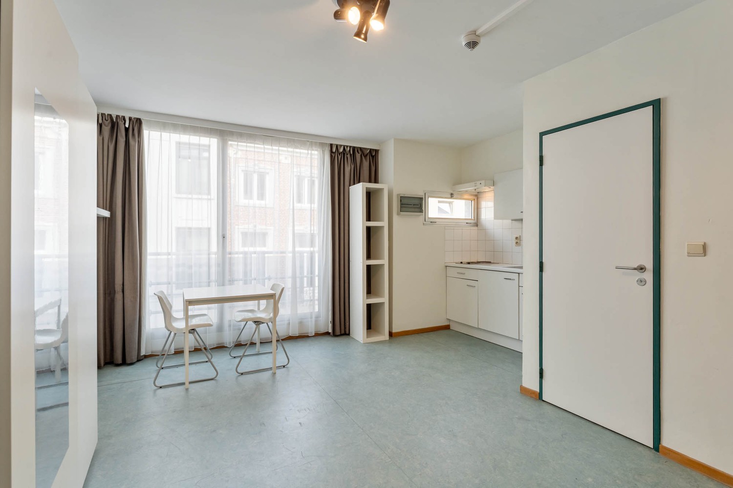Lichtrijke en gemeubelde studio(22m²) nabij het station te centrum Leuven! - foto 4