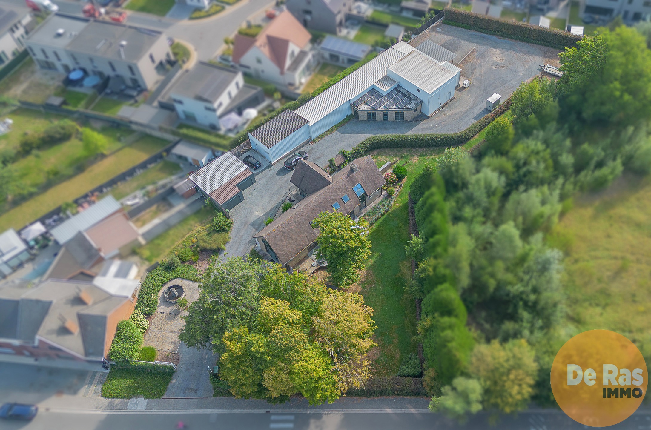 HERZELE – Multifunctionele loods met villa - foto 1