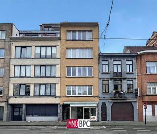 Ground floor commercial space with storefront – JetteDiscover this robust commercial space conveniently located in Jette. With a usable area of...