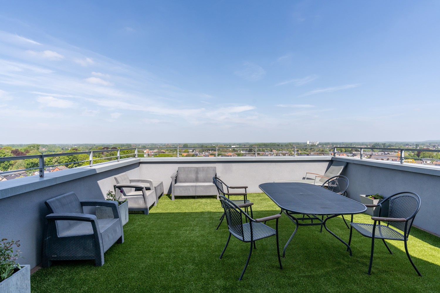 Unieke LOFT met 2 slaapkamers, een prachtig terras met een adembenemend vergezicht, 2 autostaanplaatsen en een bijzonder ruime berging aan de rand van Leuven en nabij het station van Herent! - foto 4