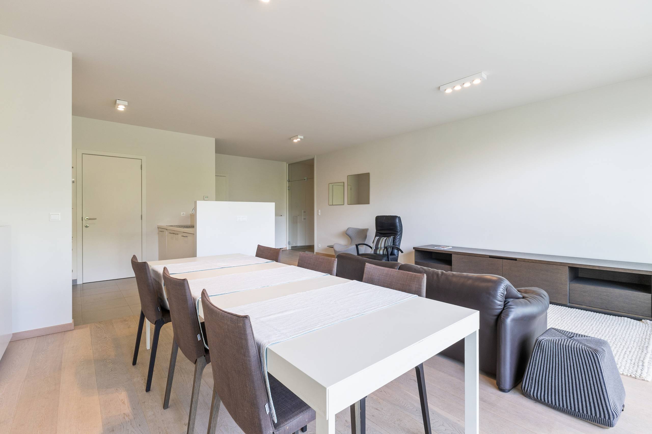 Lichtrijk appartement te koop met 3 slaapkamers in Oostende! - foto 2