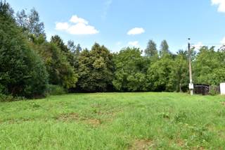 Op de grens met Gullegem ligt te Bissegem een prachtig stuk grond met een perceeloppervlakte van 2325m². Een unieke kans voor iedereen die droomt...