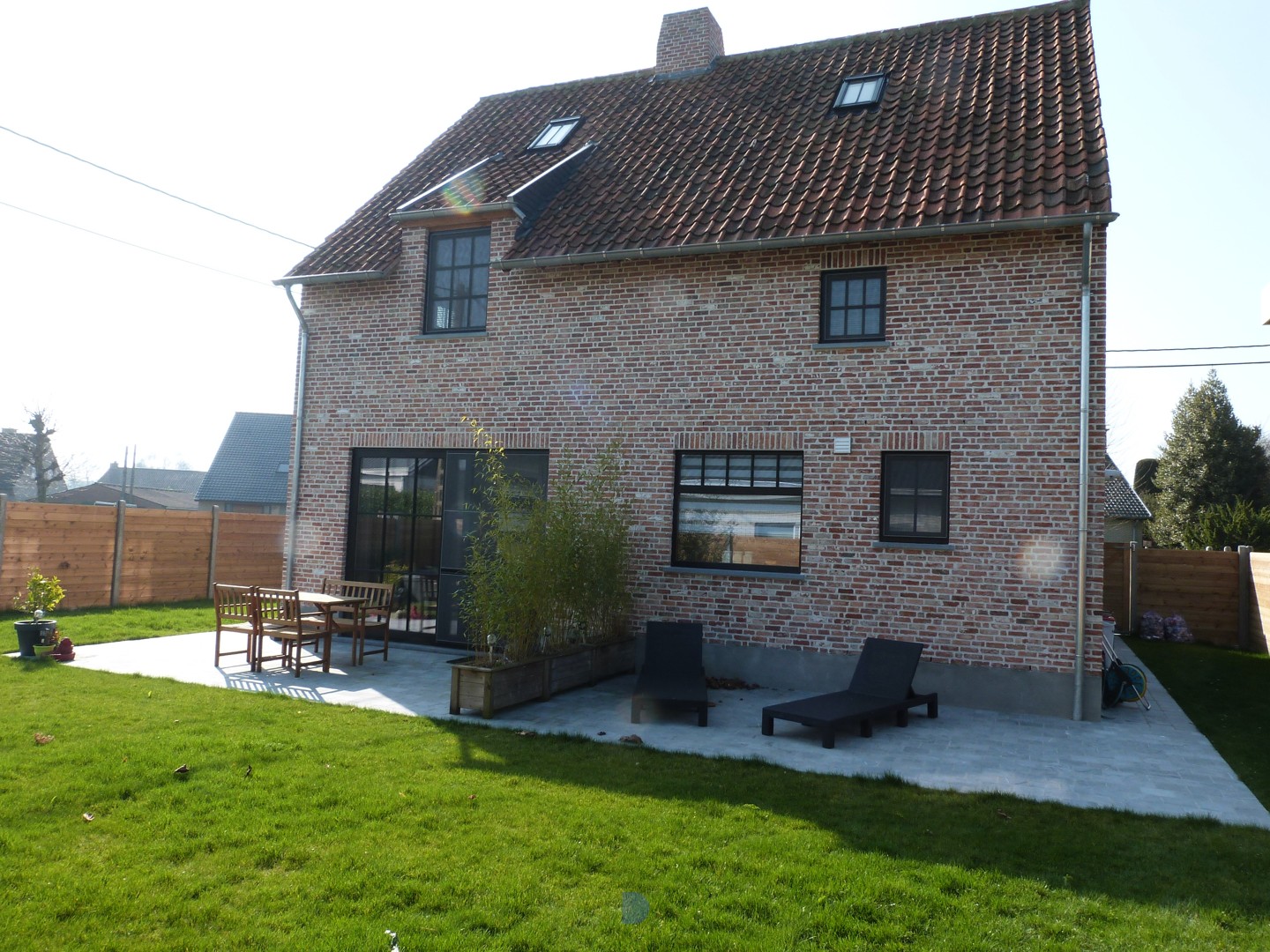 Recente alleenstaande woning met 5 slaapkamers. - foto 3