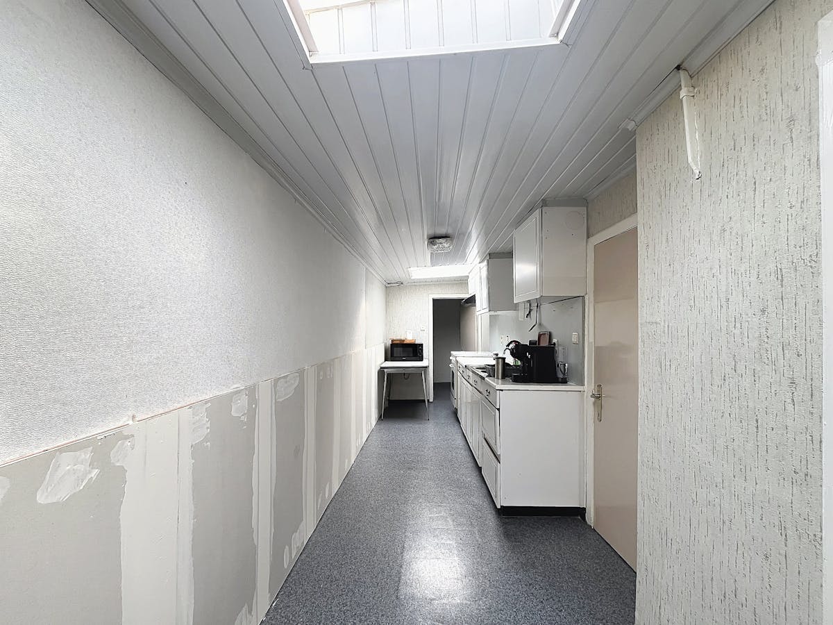 Te renoveren woning in het centrum van Ursel - foto 4