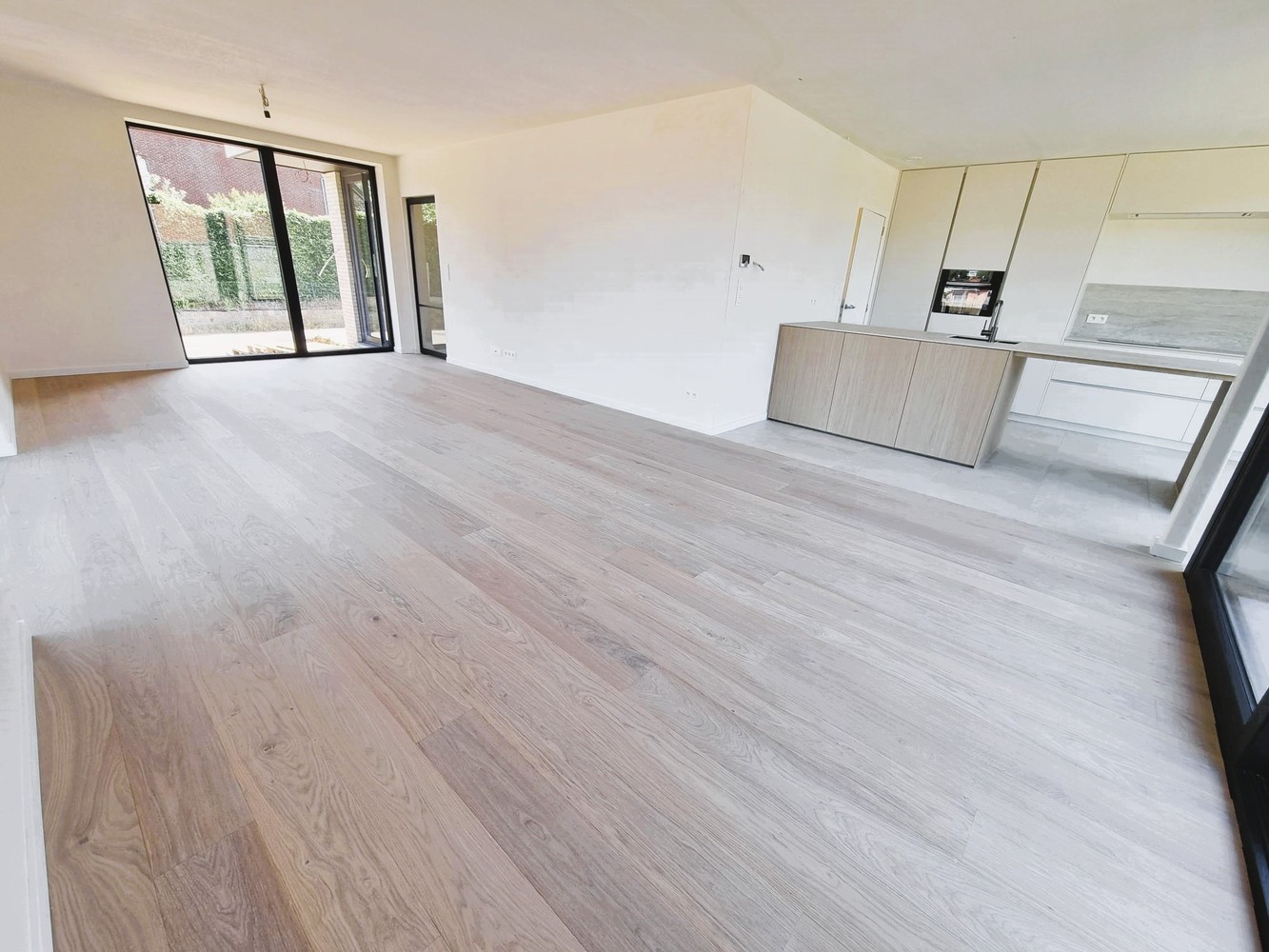 Prachtig, volledig afgewerkte nieuwbouw woning. Rustige ligging. - foto 2