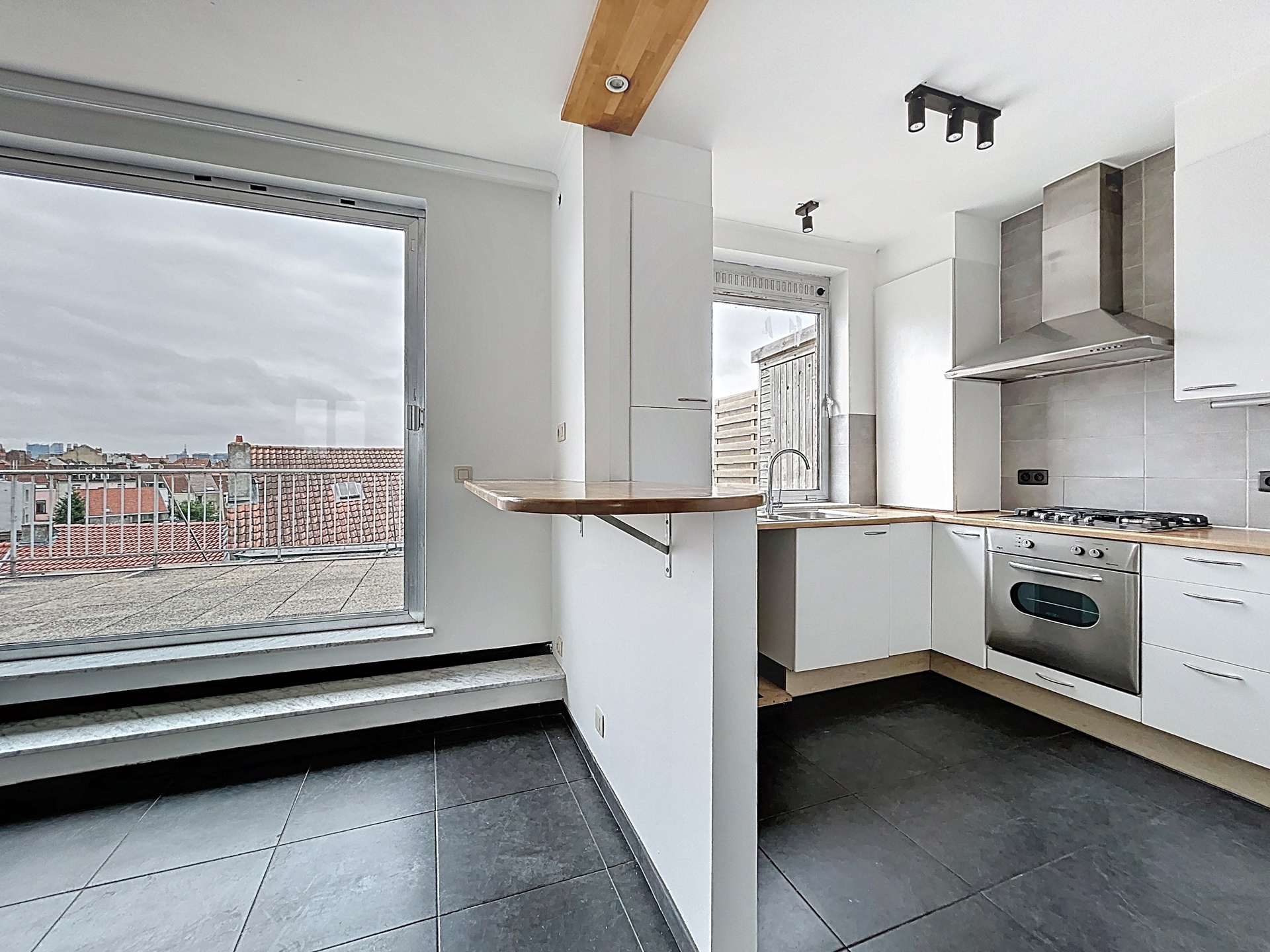 Lichtvolle Penthouse Studio te Huur - foto 3