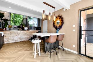 Unieke recente loft met hoge plafonds en uitzonderlijke indelingDeze bijzonder knappe en recente loft combineert industriële architectuur met luxe...