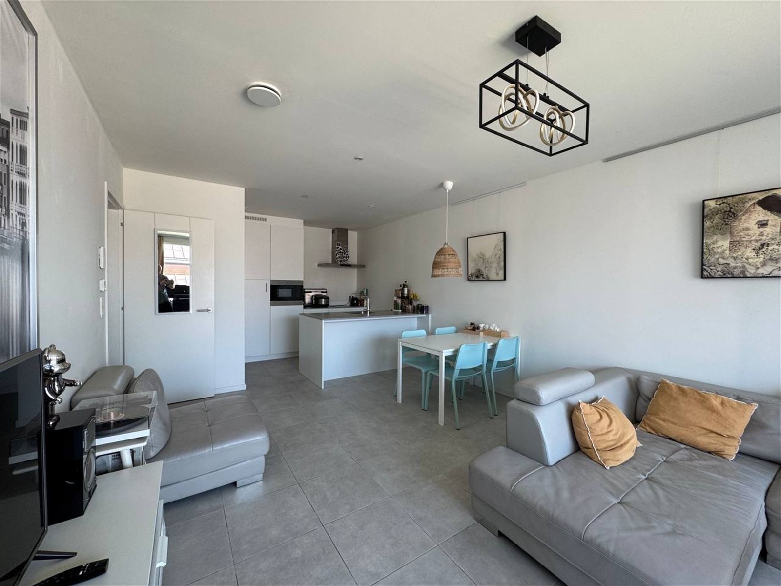 Gemeubeld 1 slaapkamer appartement op toplocatie in de nieuwe Antwerp Tower! - foto 3