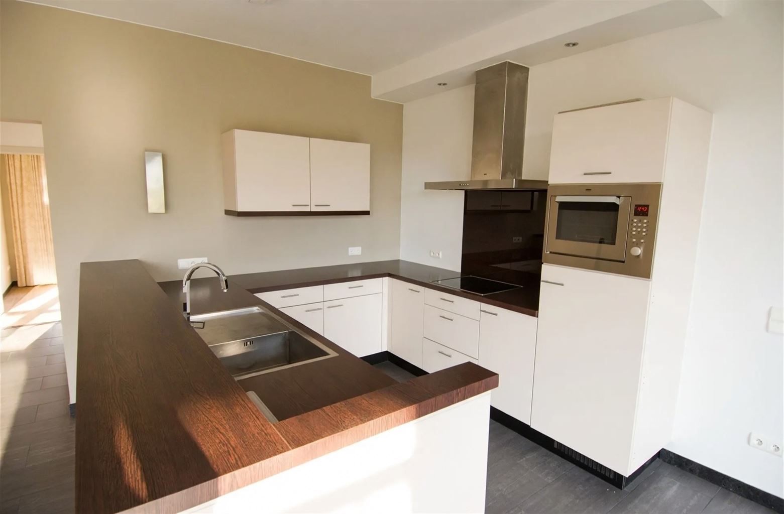 Apartment for rent in Maaseik with 2 bedrooms - photo 2