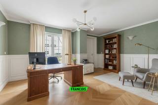 Welkom in deze charmante en authentieke woning waar karakter, ruimte en natuur harmonieus samenkomen. Gelegen op een centrale en toch rustige...