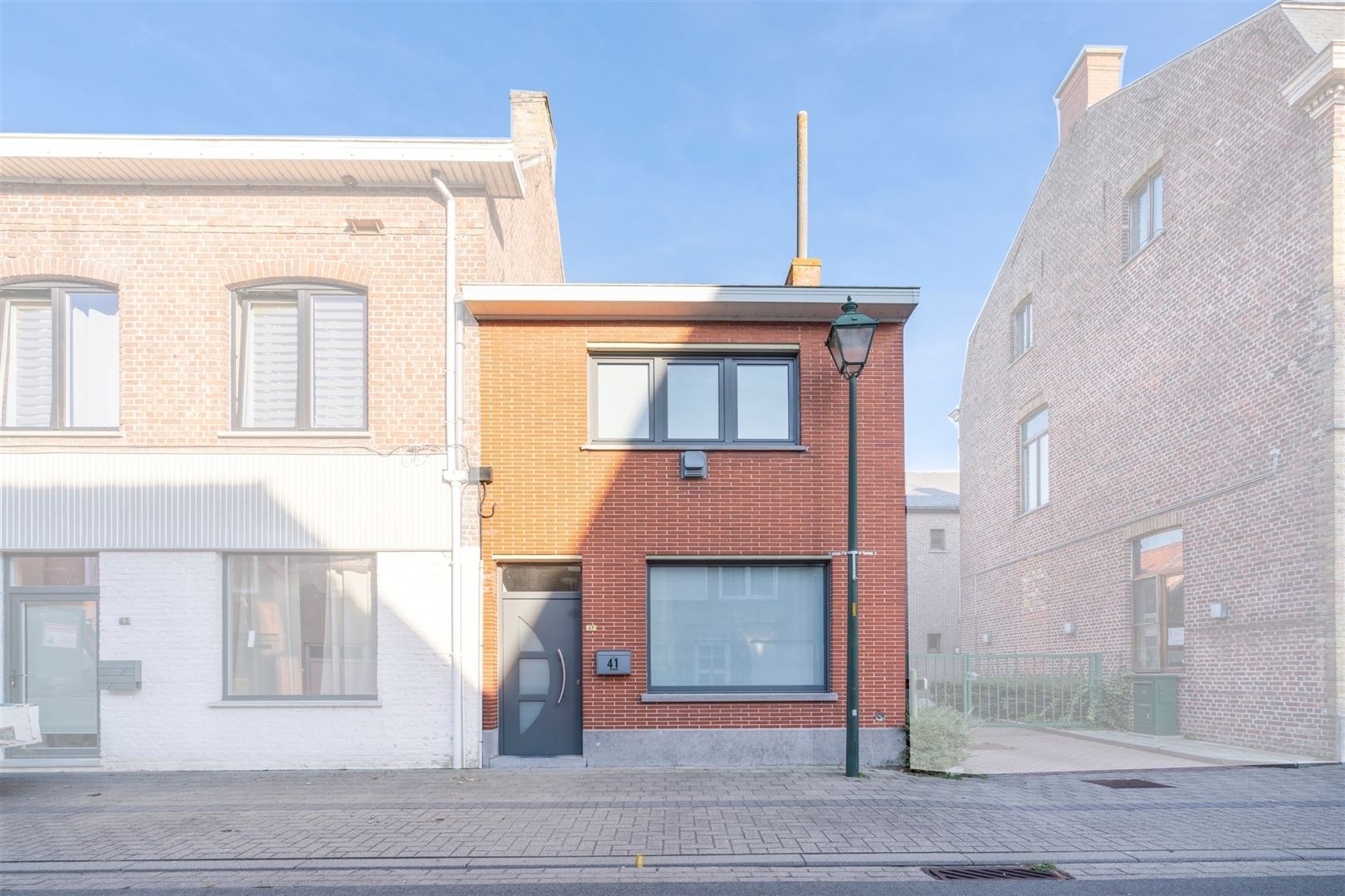 Huis met 2 garages - foto 1