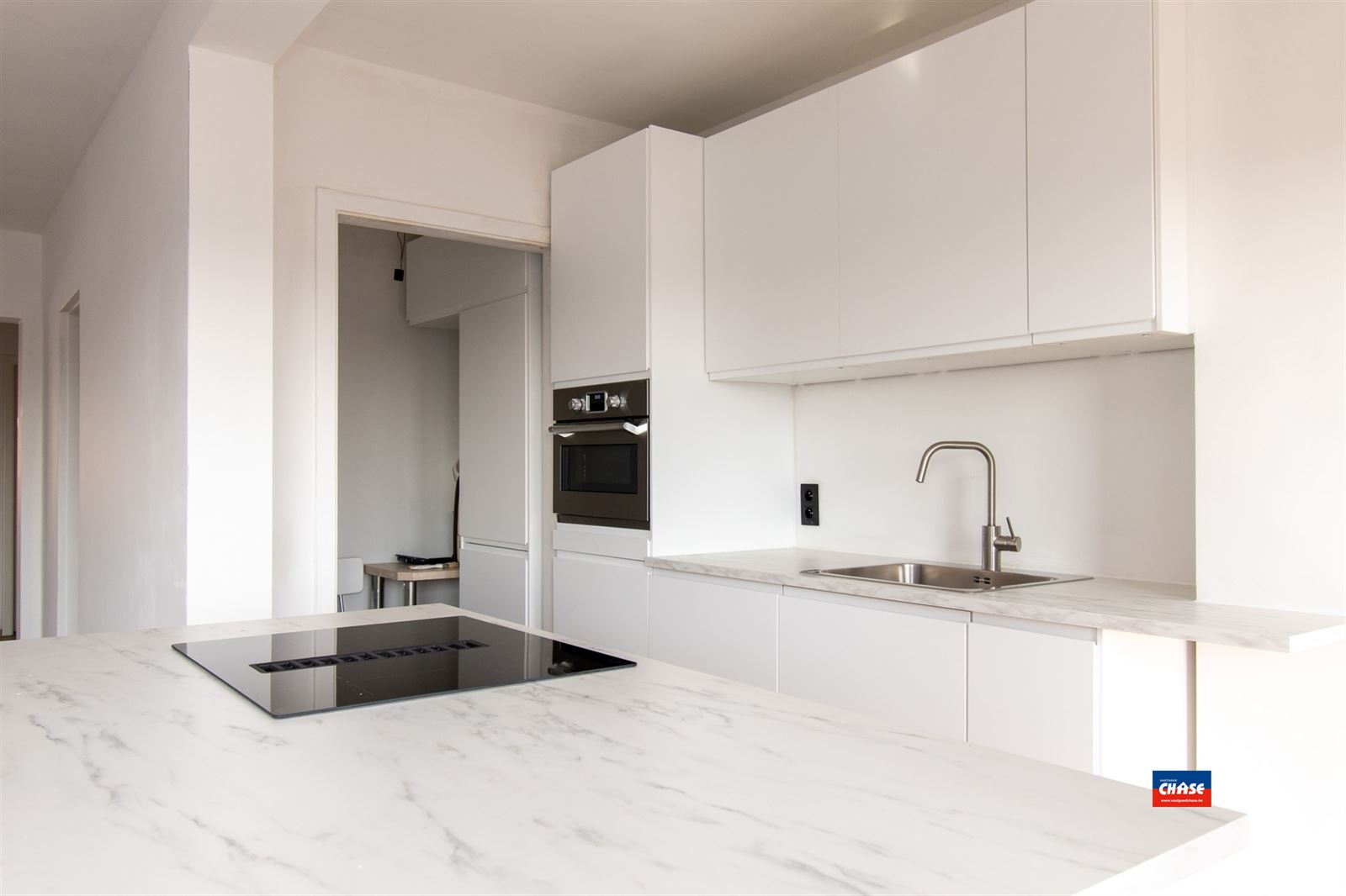 Gerenoveerd appartement met 2 slaapkamers - foto 3