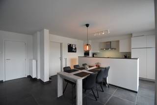 Bij interesse gelieve aub reageren VIA = https://immogoffin.mijnhuurprofiel.be/property/bcf1d96b-7758-4d34-af0b-4cbd33dbfa31Dit knap ingerichte...