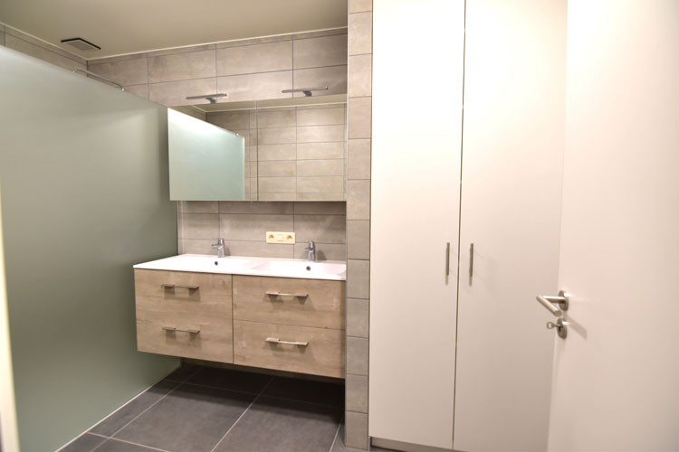 Appartement te huur in Westmeerbeek met terras en dubbele garage - foto 5