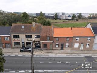 Op zoek naar een woning met potentieel en veel mogelijkheden? Deze charmante woning in Sint-Juliaan biedt je de kans om jouw eigen droomhuis...