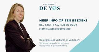 <p>Op de Grote Markt van Zelzate bieden wij de nummers 60 en 62 gezamenlijk te koop aan. Beide panden zijn momenteel gekend als handelshuizen, maar bieden dankzij hun strategische ligging en commerciële zichtbaarheid een uitzonderlijke opportuniteit voor projectontwikkeling.</p><p></p><p>Op een centrale locatie met een sterke passage en een uitstekende bereikbaarheid, lenen deze eigendommen zich perfect voor een herontwikkeling naar een residentieel project met onder andere commerciële invulling op het gelijkvloers, combinatie wonen/werken of een ander concept (onder voorbehoud van stedenbouwkundige vergunningen).</p><p></p><p>De combinatie van twee naast elkaar gelegen panden creëert extra mogelijkheden op vlak van volume, indeling en rendement. Een zeldzame kans voor ontwikkelaars, investeerders of ondernemers die op zoek zijn naar een project met visibiliteit en potentieel op deze locatie.</p><p></p><p>Troeven</p><ul><li><p>Centrale ligging op de Grote Markt</p></li></ul><ul><li><p>Twee naast elkaar gelegen panden</p></li><li><p>Interessant ontwikkelingspotentieel</p></li><li><p>Goede bereikbaarheid en parkeermogelijkheid</p></li></ul><p>Wilt u deze eigendom en zijn troeven zelf ontdekken, neem dan zeker contact op voor het plannen van een bezoek ter plaatse.<br /><strong><u>Interesse?</u></strong> Contacteer Steffi telefonisch op 0498/50.50.94 of per mail steffi@vastgoeddevos.be </p>