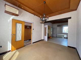 NIEUWSTRAAT 90, 2840 TERHAGENWoonst met garage en tuin! Deze te renoveren woning heeft veel in huis! Enerzijds is er de centrale ligging in Terhagen,...