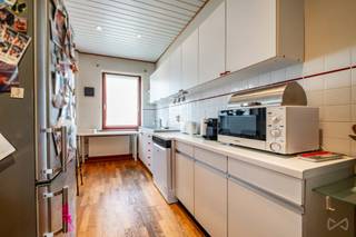 Located in a sought-after residential area, in the immediate vicinity of Parc de Laeken, the Atomium, public transport and shops, this...