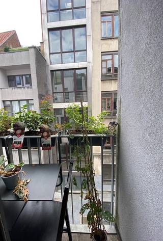This charming apartment of approximately 70 m² is located on the third floor of a modern apartment complex on Lange Nieuwstraat. It enjoys...
