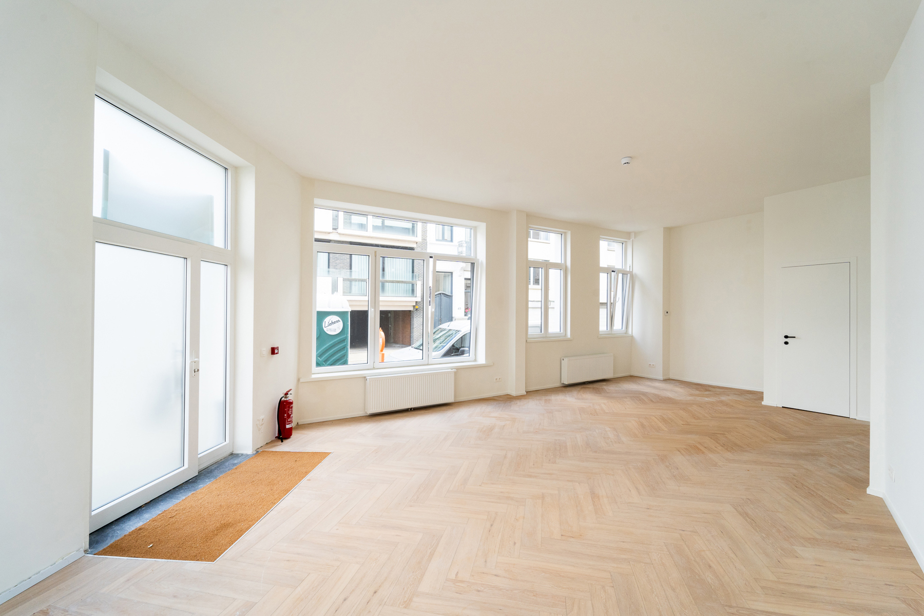 Gelijkvloers kantoorruimte op toplocatie - foto 3