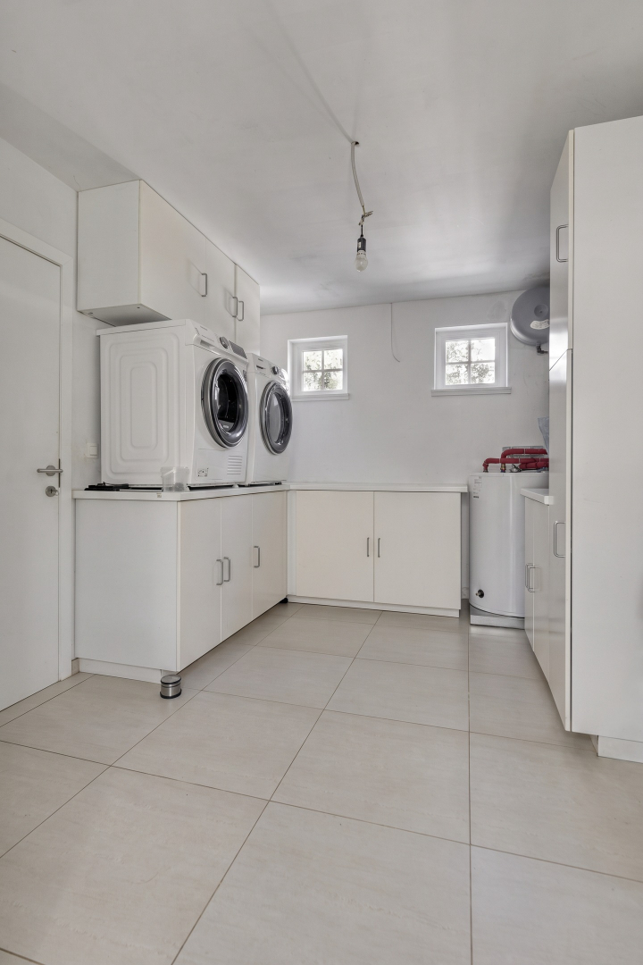 Vrijstaande woning van 2015 met 3 slaapkamers, volledige kelder en zuidgerichte tuin in Schilde. - foto 4