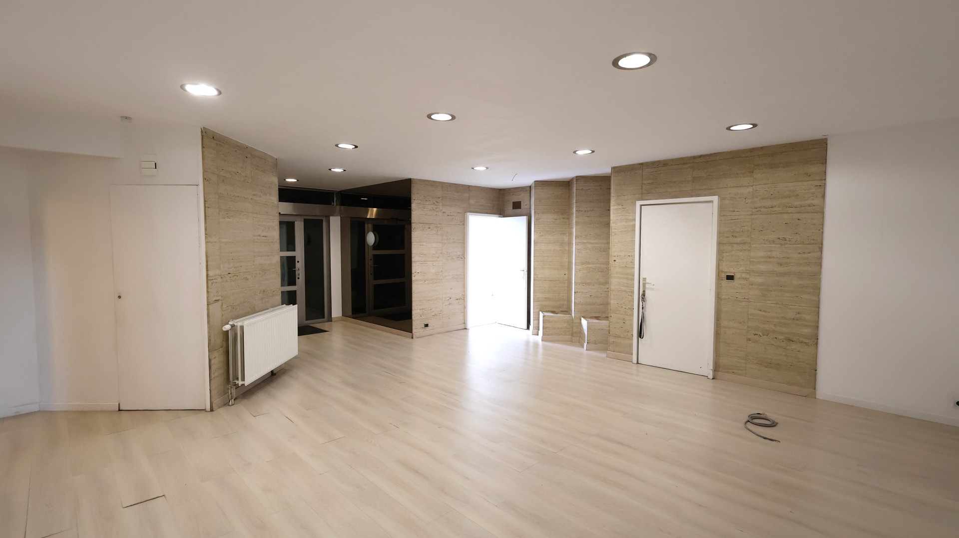 Centraal gelegen handelsruimte in centrum Izegem - foto 5