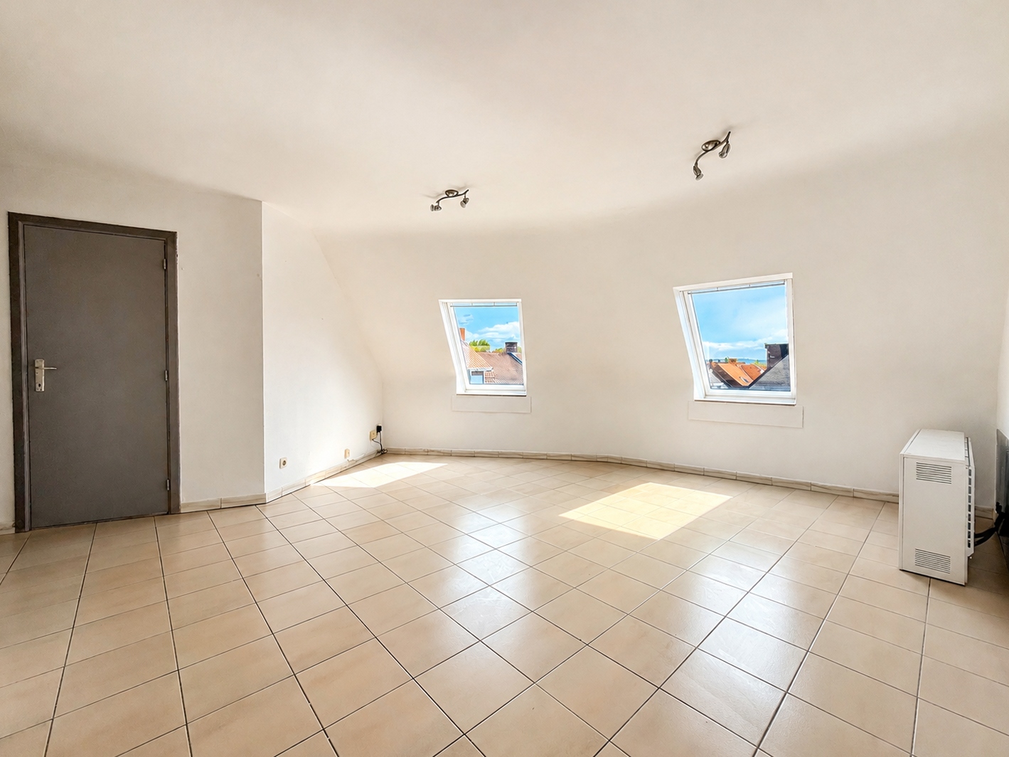 Te koop, lichtrijk dakappartement met 2 slaapkamers in Ronse - foto 3