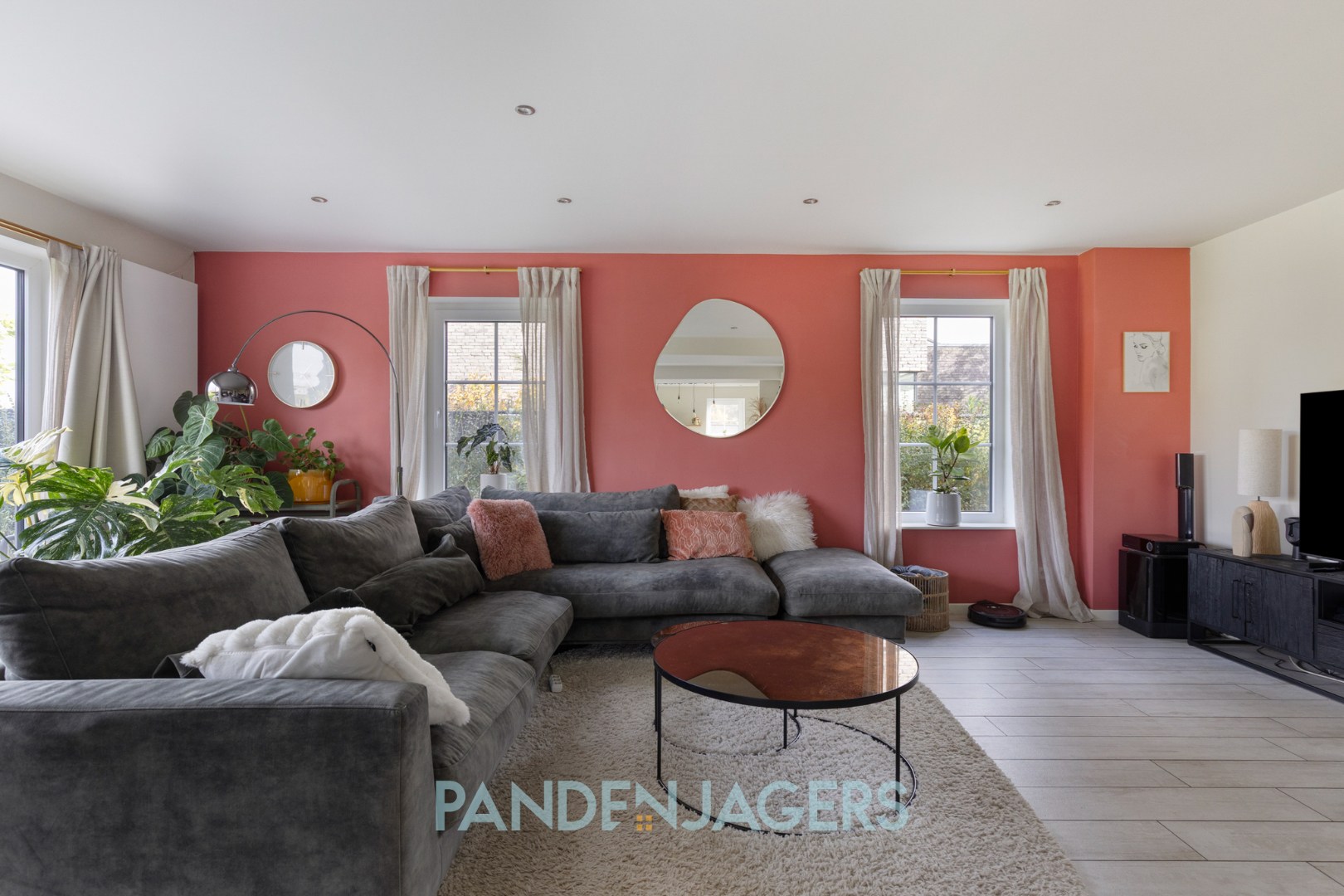 Recente energiezuinige woning met 6 slaapkamers, laadpaal en ruim perceel - foto 3