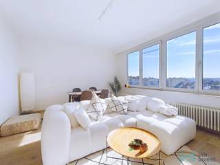 Info et visites : dries.v@weinvest.be ou 02 315 77 22We Invest propose en exclusivité à la location cet appartement une chambre au 3ᵉ et dernier...