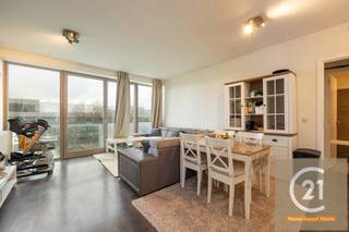 Situé au 3e étage d’un immeuble bien entretenu construit en 2013, cet appartement prêt à emménager combine confort, luminosité et...