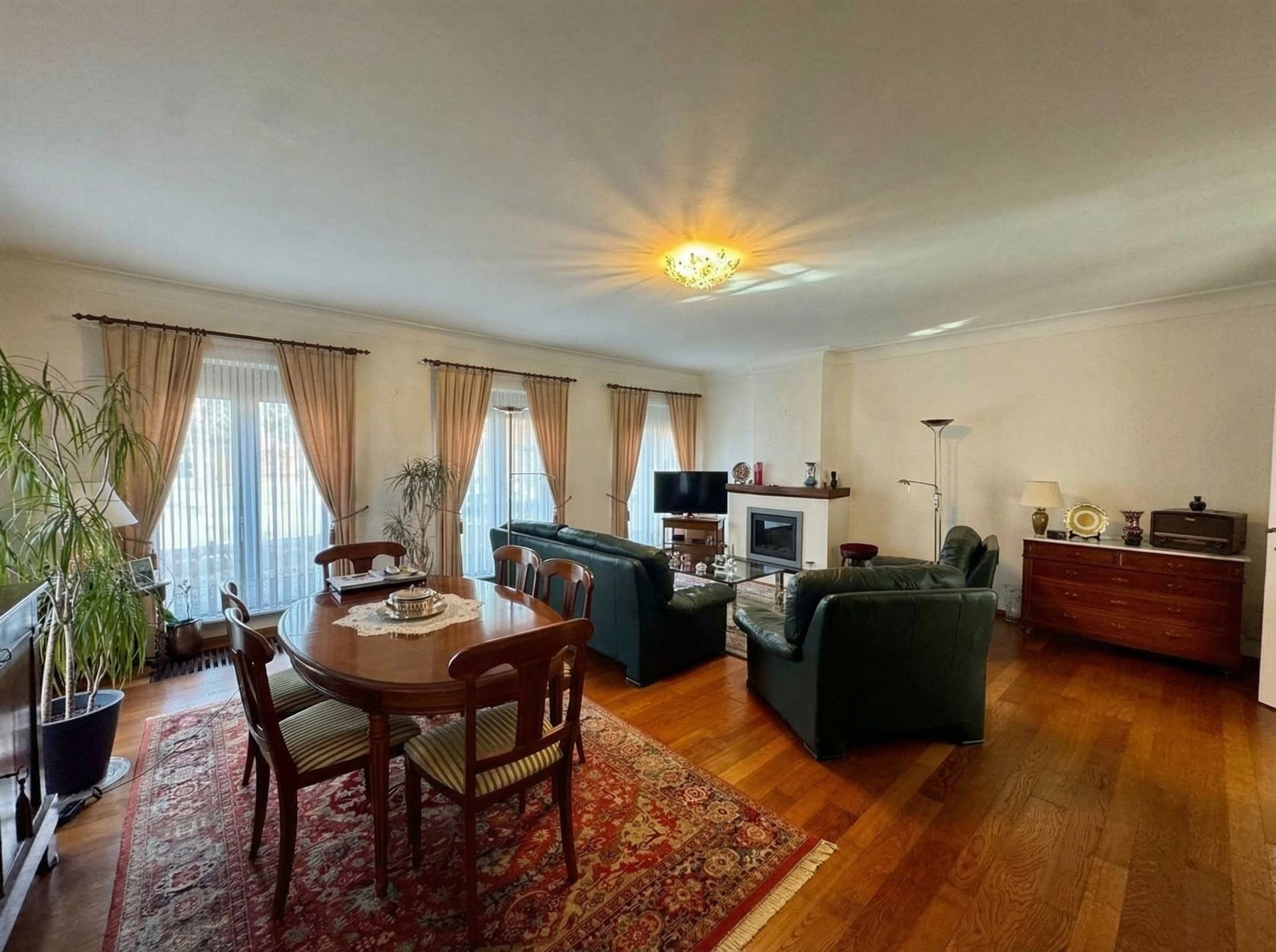 Halfopen bebouwing in rustige straat te As - foto 5