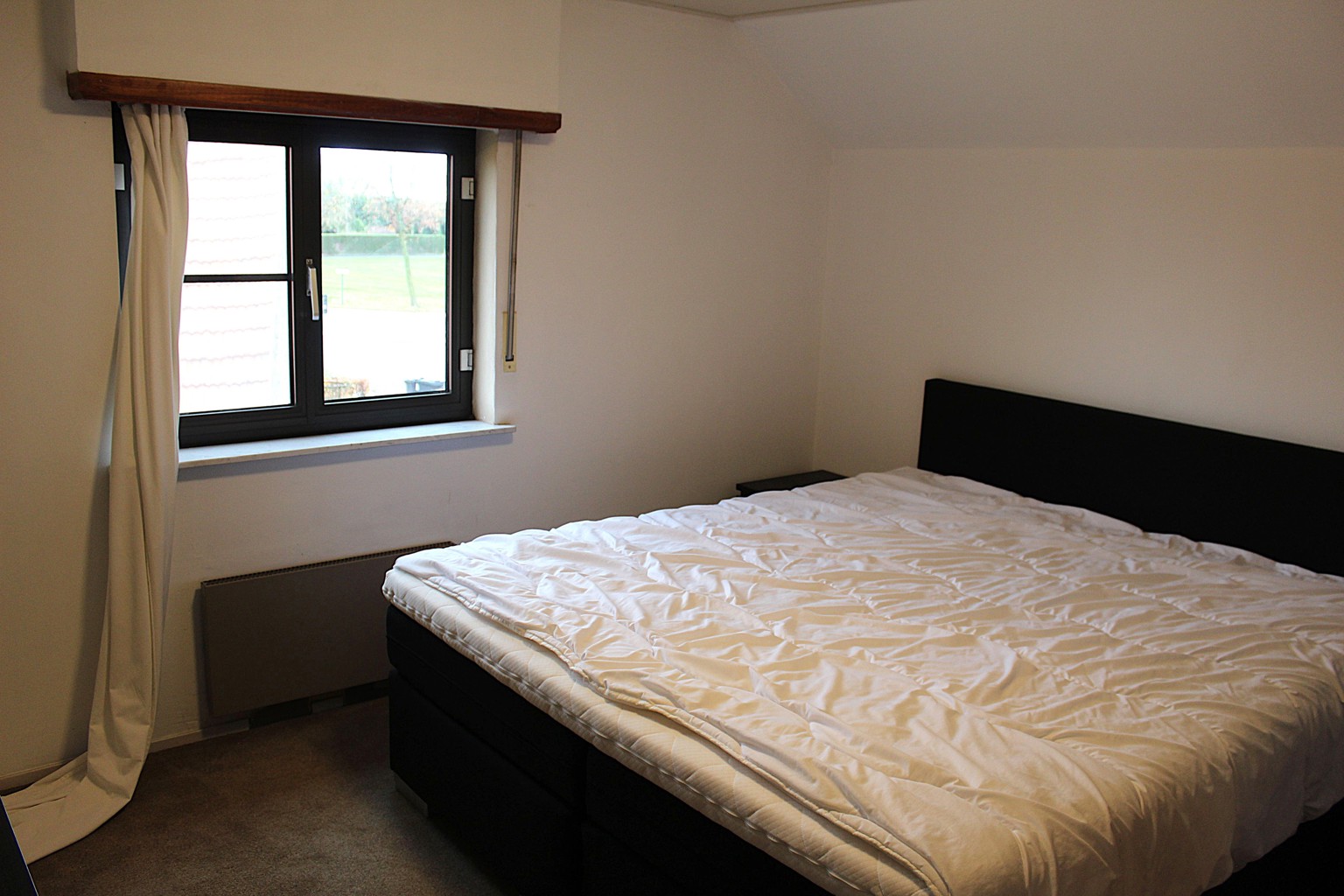 Vrijstaande gezinswoning met tuin en garage - foto 4