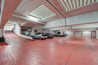 Ben je op zoek naar een investering met goed rendement: afzonderlijke autostaanplaats op gunstige locatie. Deze parkeermogelijkheden bieden een...