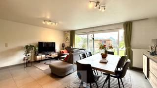 Ontdek deze gezellige woning perfect voor wie op zoek is naar comfort en ruimte.De woning biedt een ruime inkomhal met apart toilet, een lichtrijke...