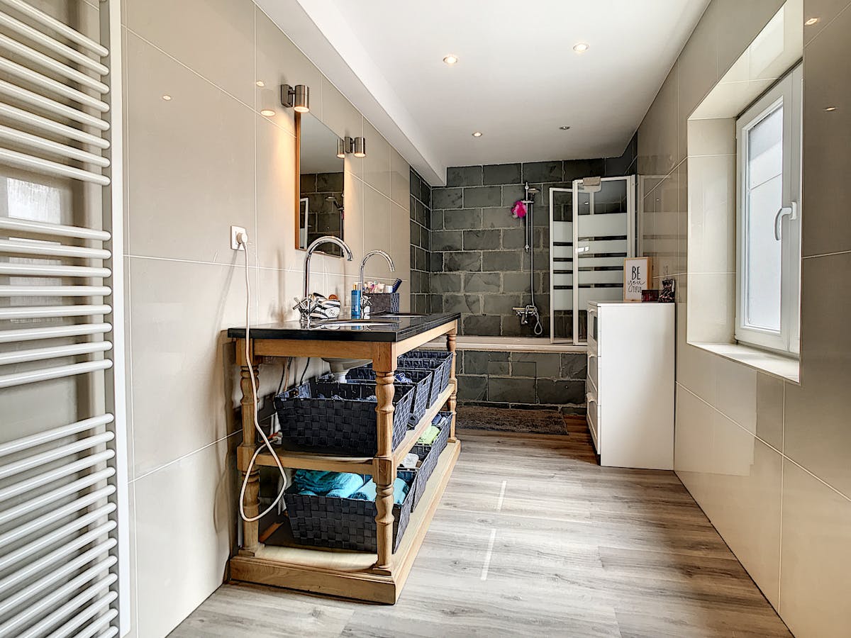 Ready to move in terraced house for sale with cozy city garden - photo 5