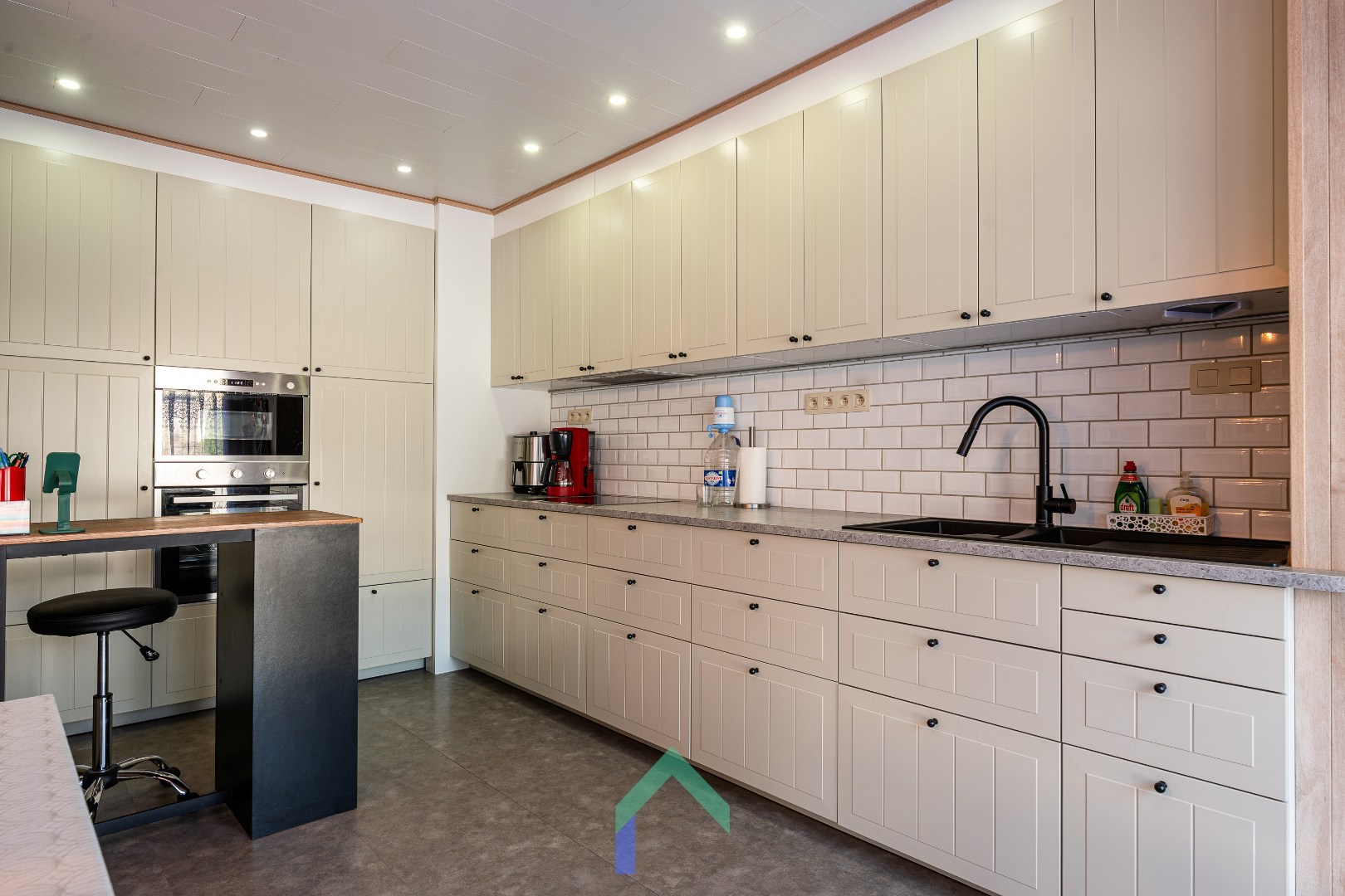 Recent gerenoveerde studio met garagebox in Tielt - foto 2