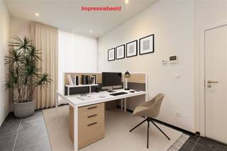  Een kantoorruimte waar je geen omkijken naar hebt, en al helemaal wanneer die zich op het Antwerpse Zuid bevindt! De uitstekende locatie...