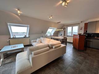 Looking for a quiet apartment with all amenities nearby? This spacious and ready-to-move-in apartment on the fourth floor offers the perfect...